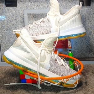 NIKE

KD9